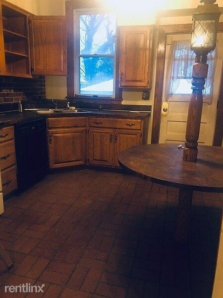 Building Photo - 3 br, 2.5 bath House - 31 Byrer Avenue
