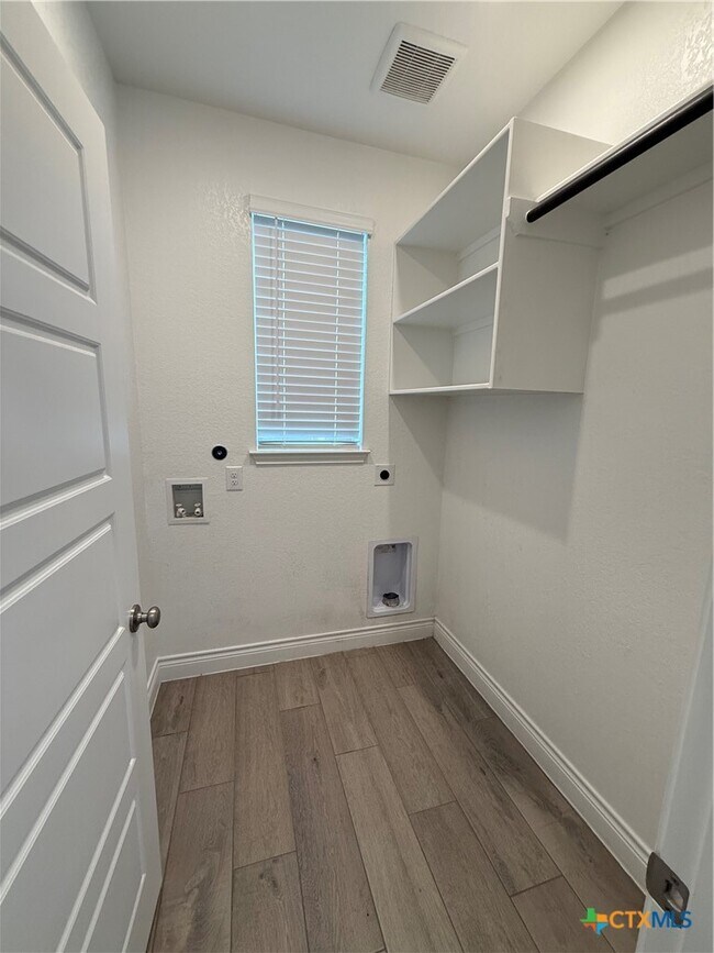 Foto del edificio - 259 Bodensee Pl