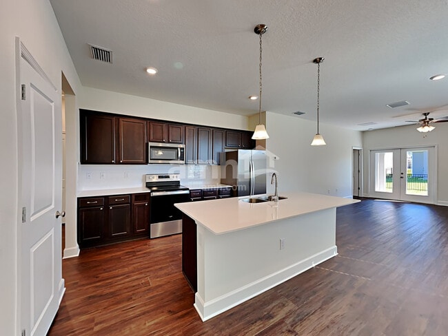 Foto del edificio - 2216 Saffron Walden Dr