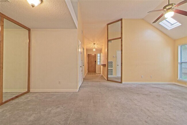 Foto del edificio - 14207 Anita Marie Ln