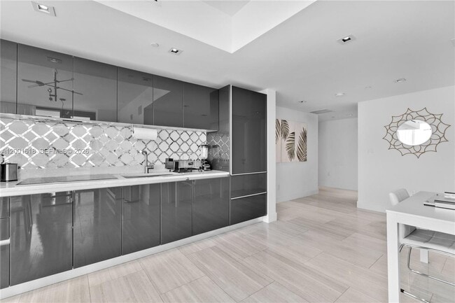 Building Photo - 1451 Brickell Ave