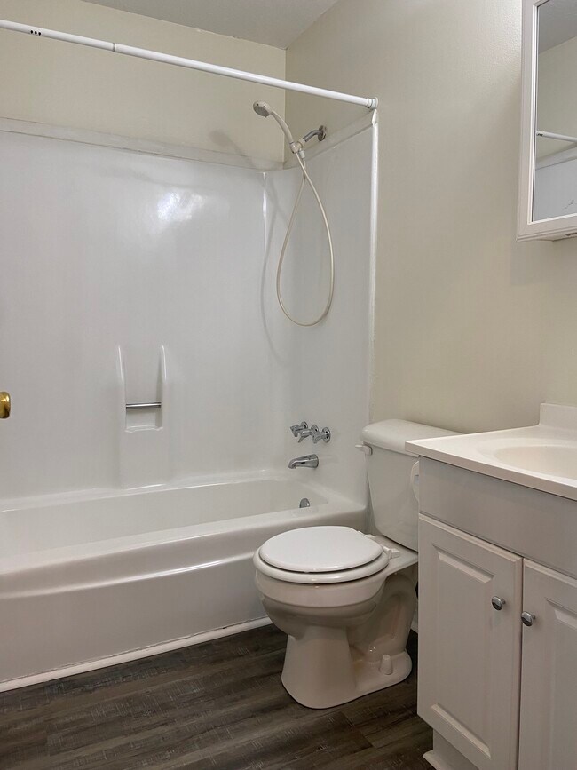 baño - 24 White Cir