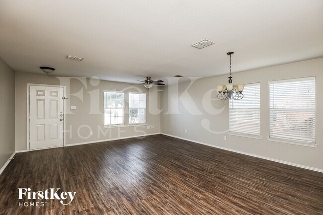 Foto del edificio - 4516 Mountain Oak St