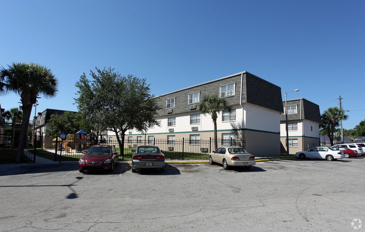 Columbus Court Apartments Apartments in Tampa FL Apartments com Columbus Court Apartments Apartments in Tampa FL Apartments com