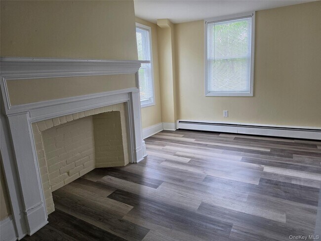 Building Photo - 559 NY-32