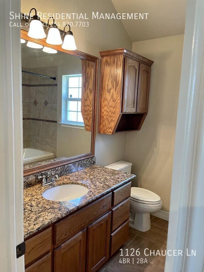 Building Photo - 1126 Chaucer Ln