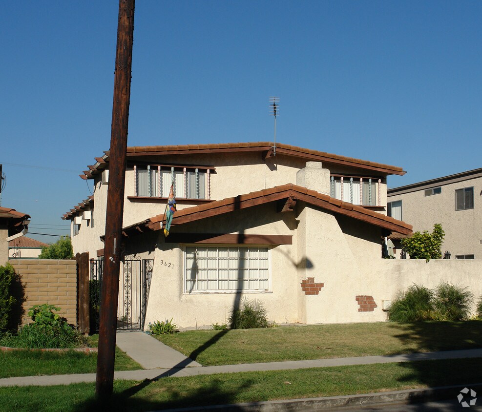 Building Photo - 3621 Green Ave