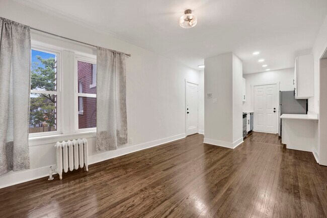 Foto del edificio - 6405 N Wayne Ave