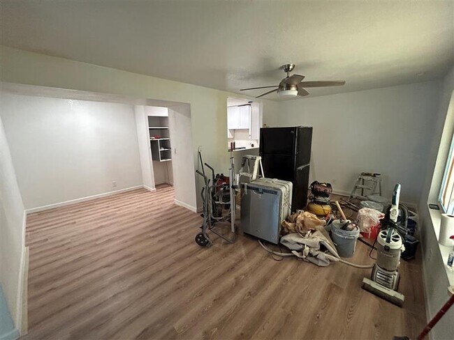 Foto del edificio - 2411 W Hazelwood St