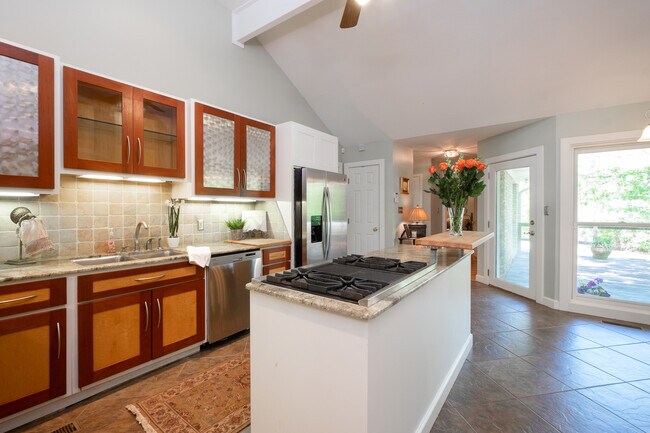 Foto del edificio - 222 Frazier Ln