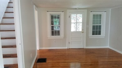 Building Photo - 800 Oswego Rd