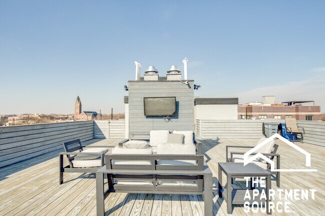 Foto del edificio - 2251 W Lawrence Ave