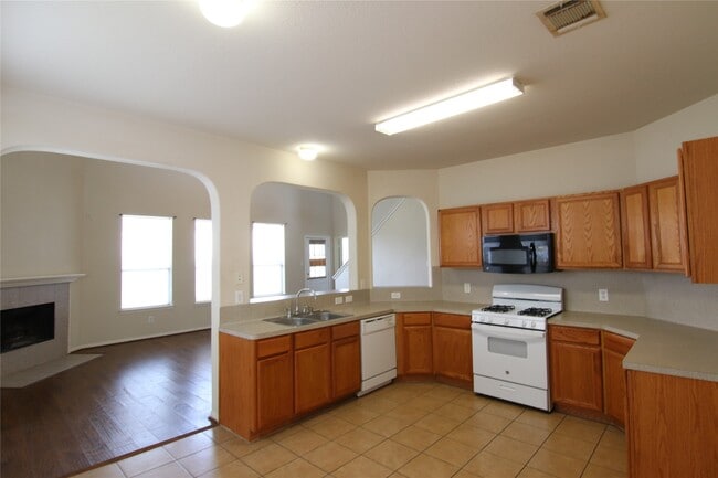 Building Photo - 4018 E Teal Estates Cir
