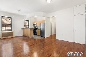 Foto del edificio - 89-10 35th Ave