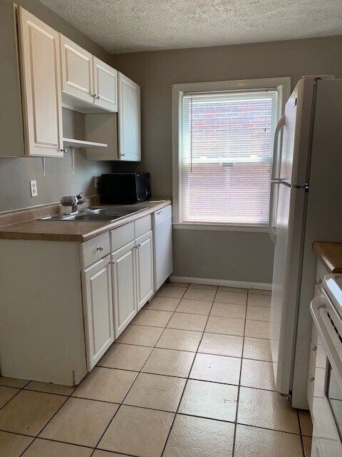 Foto principal - 619 W 44th St