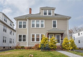Building Photo - 77 Maplewood Ave