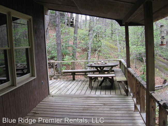 Building Photo - 2 br, 1.5 bath House - 128 Laurel Drive