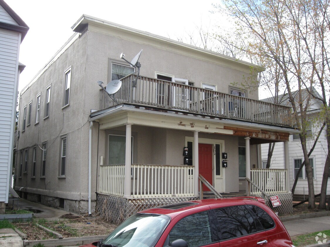 Building Photo - 632 Adams St NE