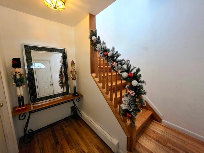 Building Photo - 40 Carlton Ave