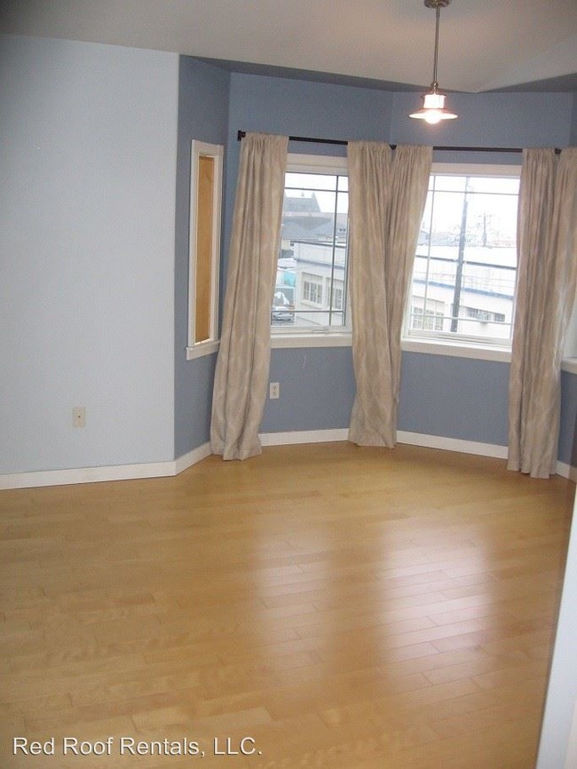 Building Photo - 2 br, 2.5 bath House - 210 N "G" St Apt A