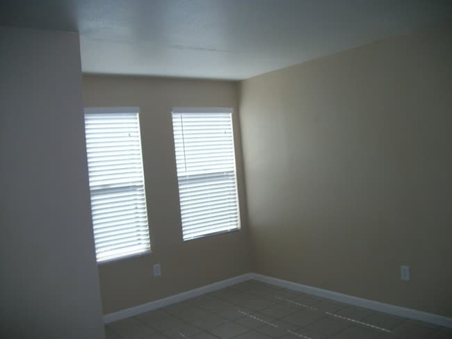 Building Photo - 2706 Cascade Ln