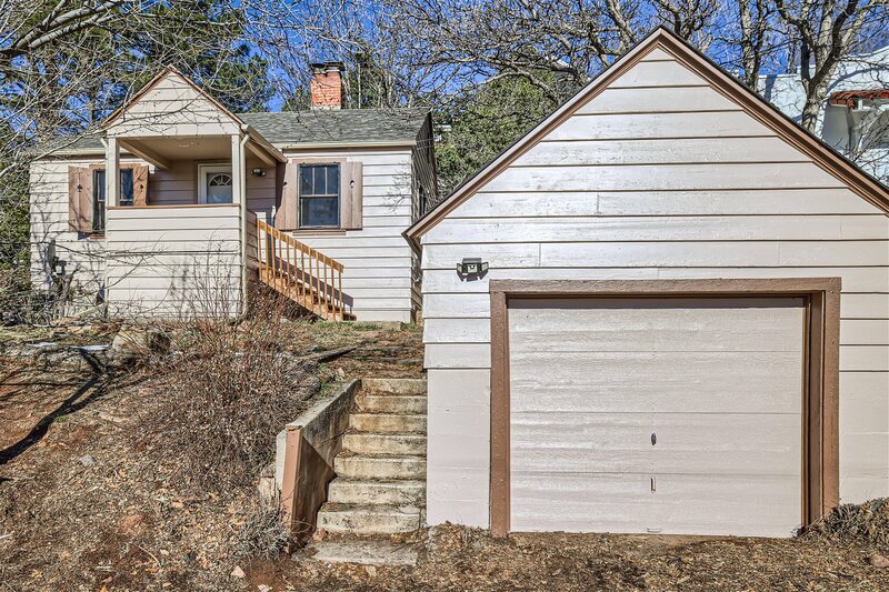 Primary Photo - 314 Pilot Knob Ave