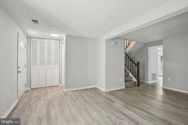 Building Photo - 7726 Mandan Rd
