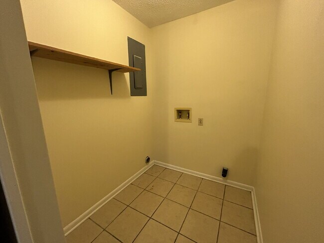 Foto del edificio - Home For Rent