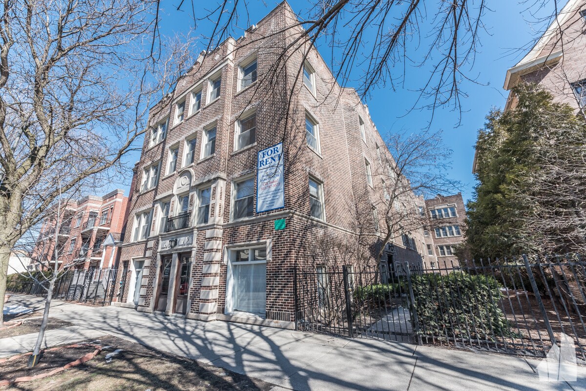 Primary Photo - 4919 N Damen Ave