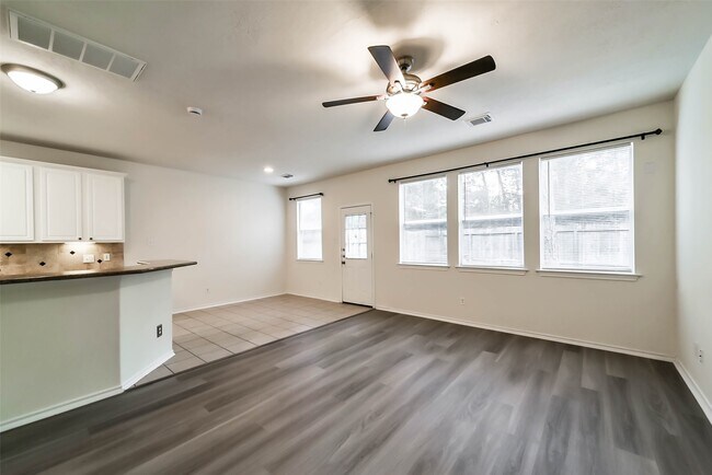 Foto del edificio - 246 W Stedhill Loop