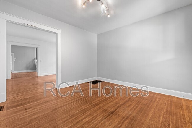 Foto del edificio - 1229 Pleasant St
