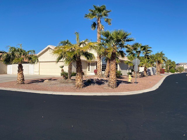Building Photo - 2069 E Los Lagos Dr