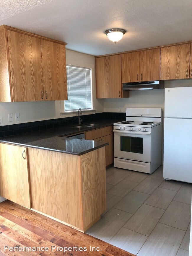 Foto del edificio - 5141-5147 NE Killingsworth St