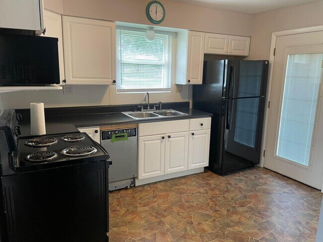 Foto del edificio - 143 Kelley Ln