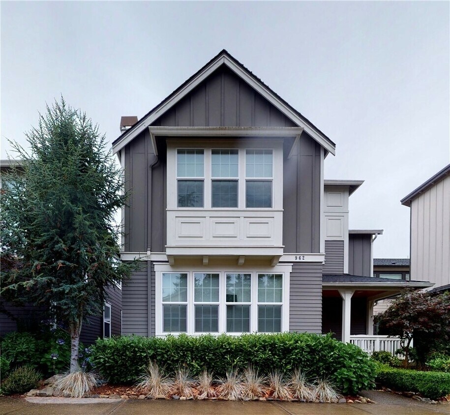Foto principal - 962 Pine Crest Cir NE