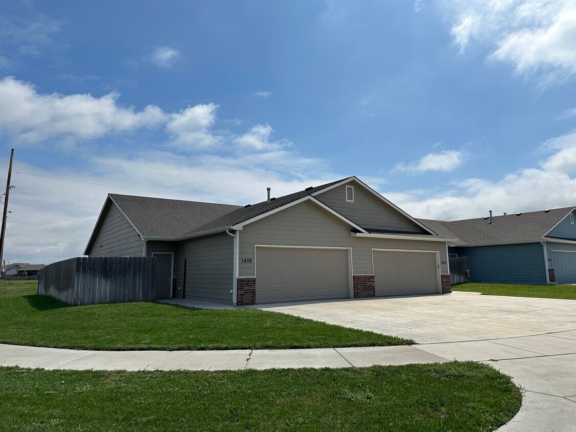 Foto principal - 1438 Azena St