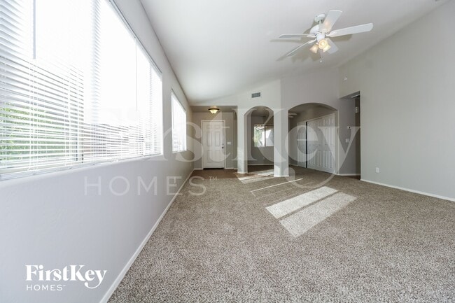 Foto del edificio - 25757 W St Kateri Dr