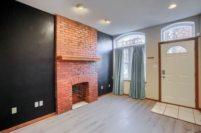 Foto del edificio - 2810 Sarah St