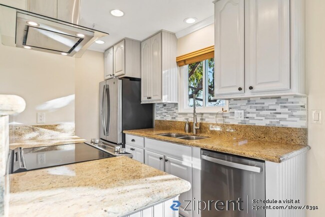 Building Photo - 2309 Saidel Dr