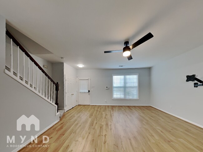 Building Photo - 70 Highoak Dr NE