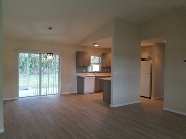 Foto del edificio - New Kitchen SW Area All tiled unit, comple...