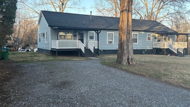 Building Photo - 203 W Washington Ave