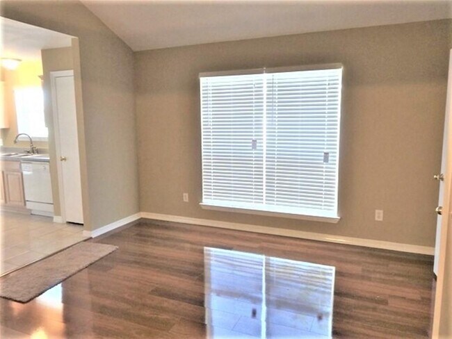 Foto del edificio - 5118 Chasewood Dr