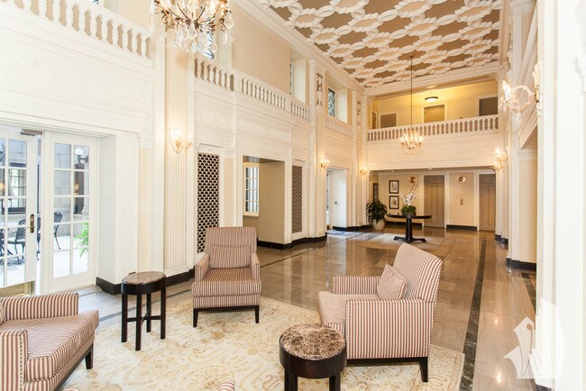 Foto del edificio - LAKE SHORE DRIVE