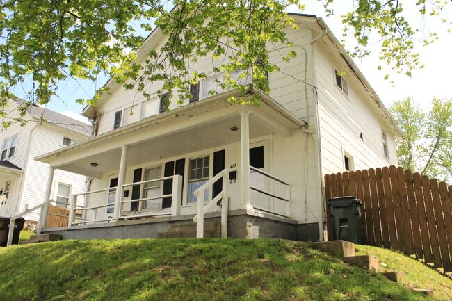 Building Photo - 459 Stelton Rd