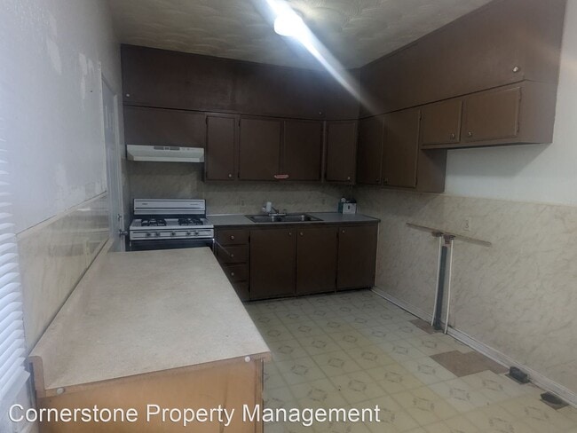 Building Photo - 3 br, 1 bath House - 115 Flint St