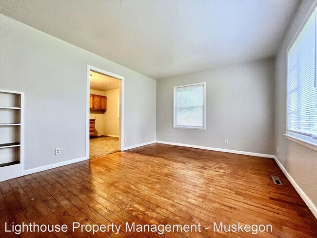 Building Photo - 2 br, 1 bath House - 2263 Vine Avenue