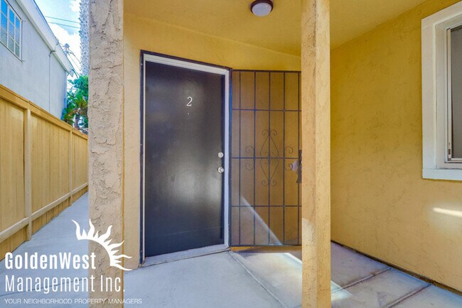 Building Photo - 734 Sapphire St