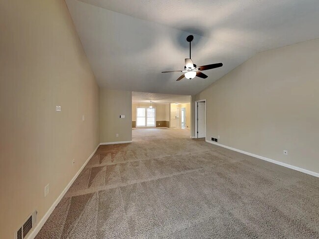 Foto del edificio - 101 Bloomfield Dr