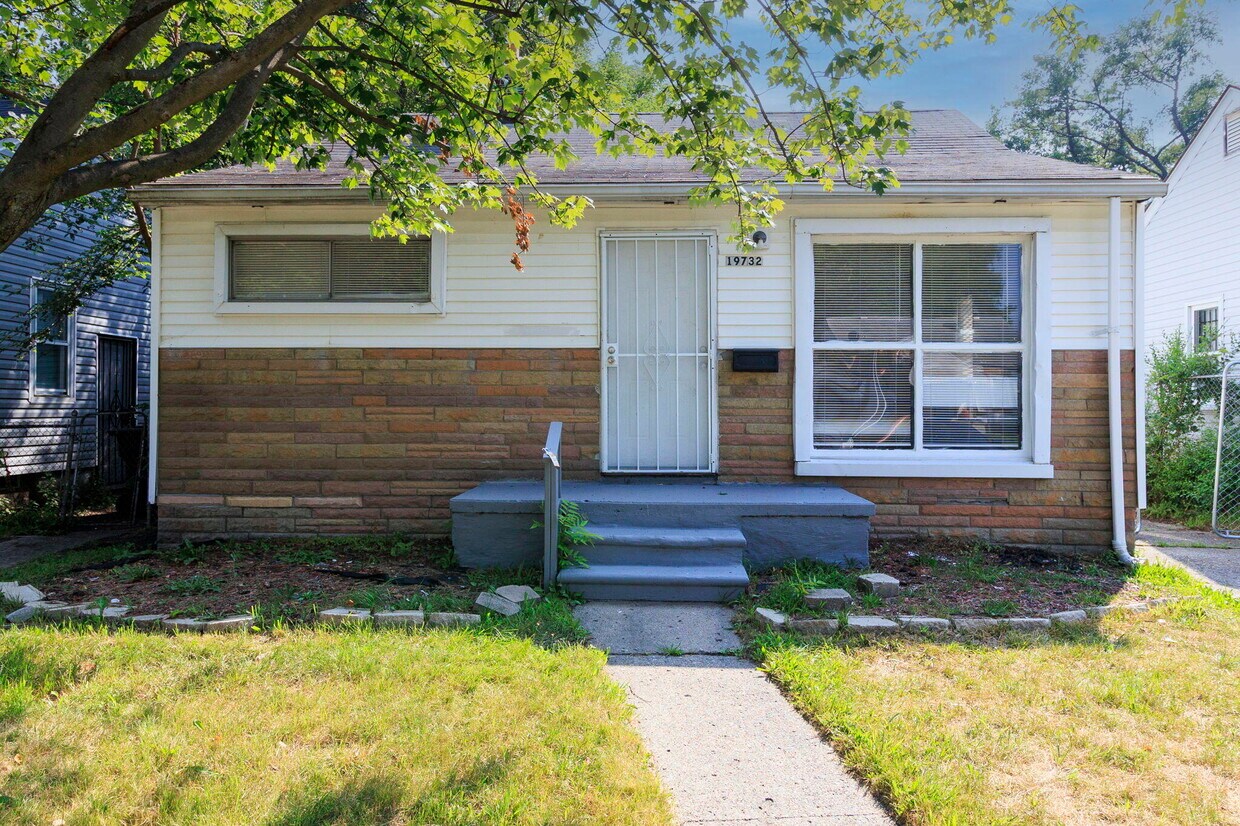 Foto principal - 19732 Runyon St